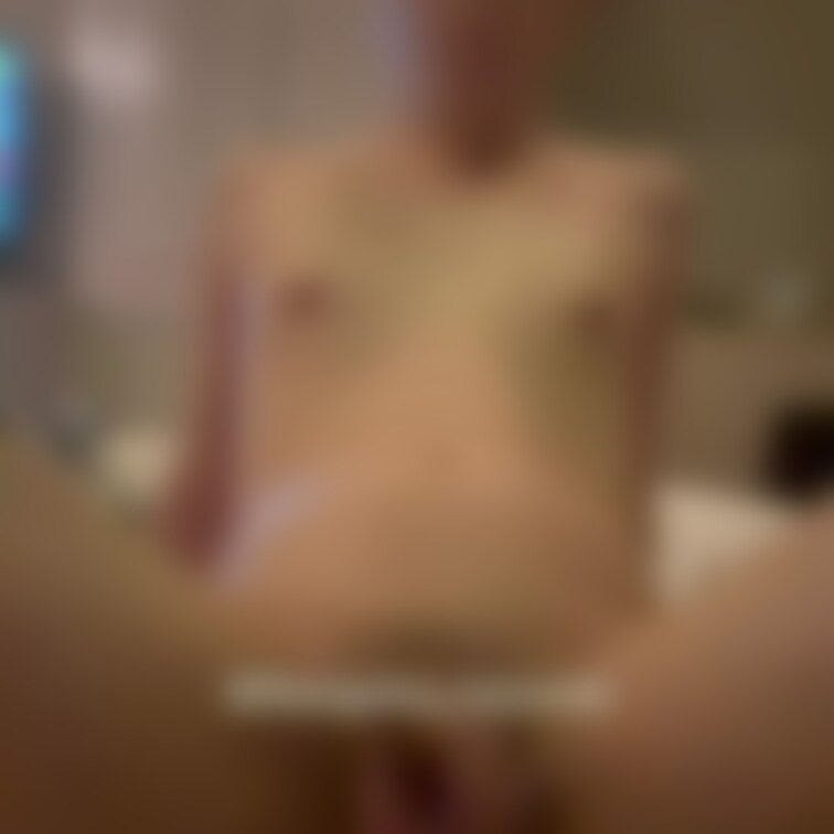 私と騎乗位するとこんな景色が見れるよ？♡

女の顔してあそこはぶらんぶらんさせてる姿見興奮する？？？