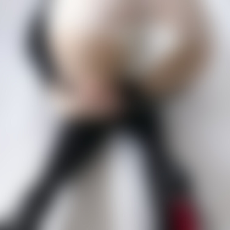 見られてるって思うと…🥺💦
すぐ溢れてきちゃってる💕
いやらしいおまんこ早く舐めてください👅
