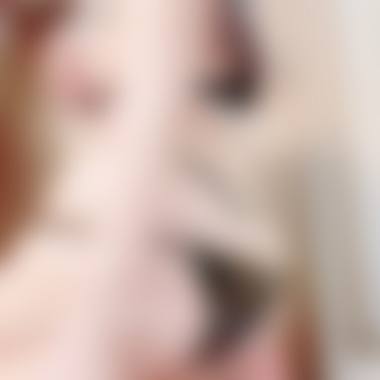 セクシーメイドコスプレ♡

あっちもこっちも隠す面が少ない…

乳首もはみ出そう…おしりもはみ出そう…

後