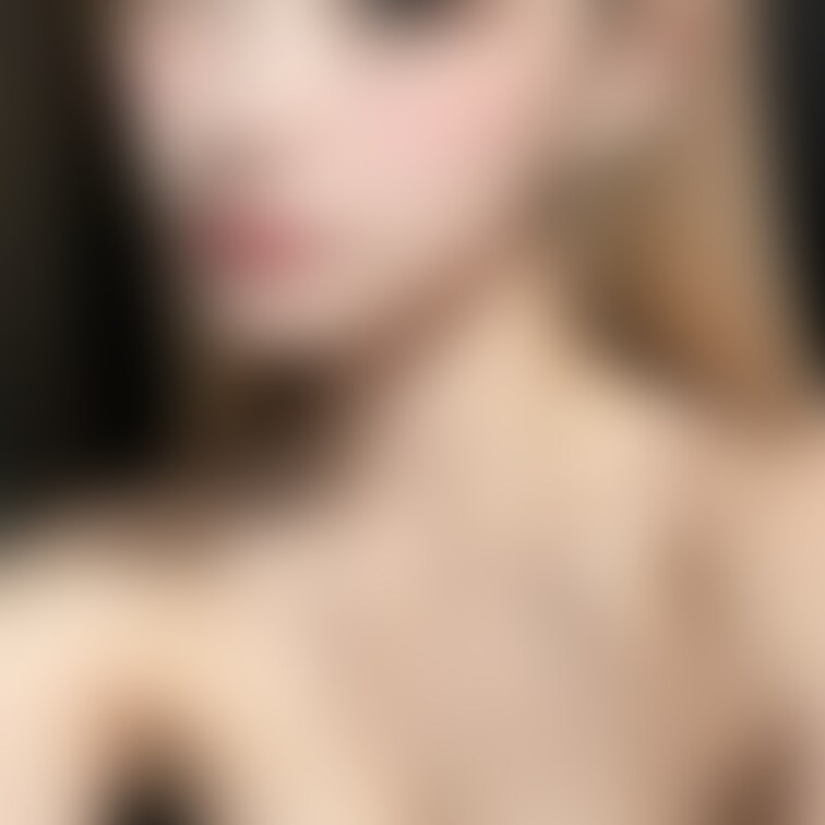 ロングヘアー、トップレス