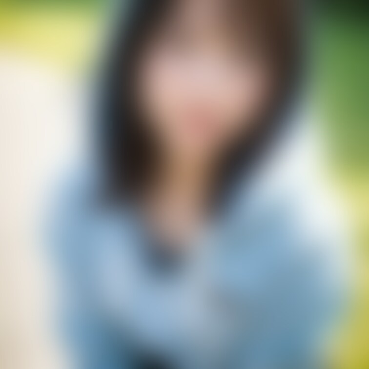 夢咲愛梨の私服① パーカー