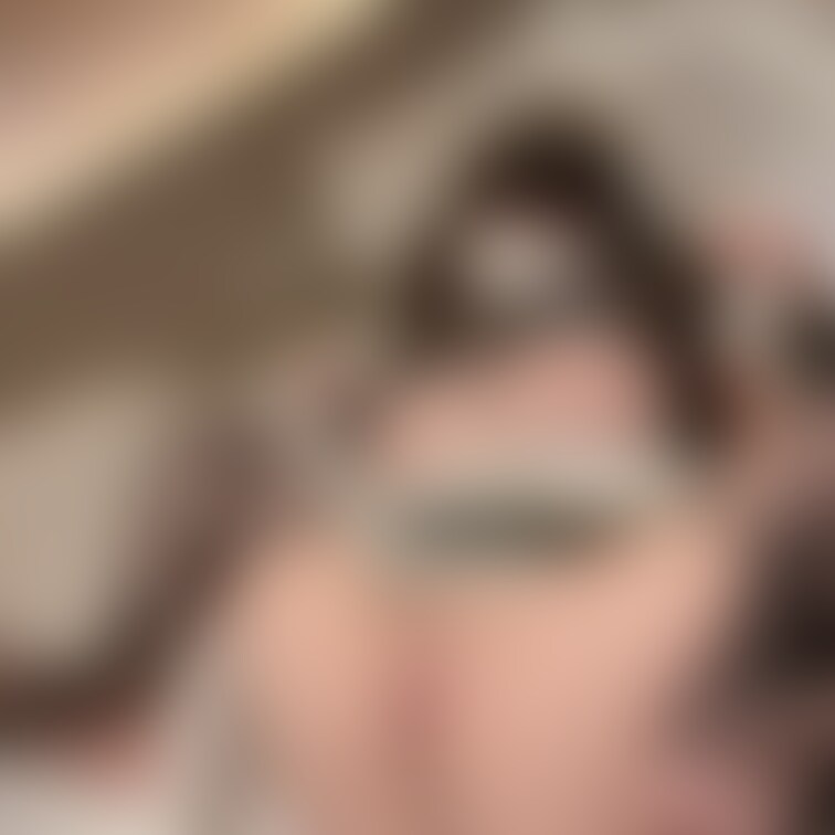 お写真は、大胆おねだりポーズ🍌
動画とは雰囲気を変えてツインテールしてみましたよ🔞💓
肉厚なおま〇こに入れて