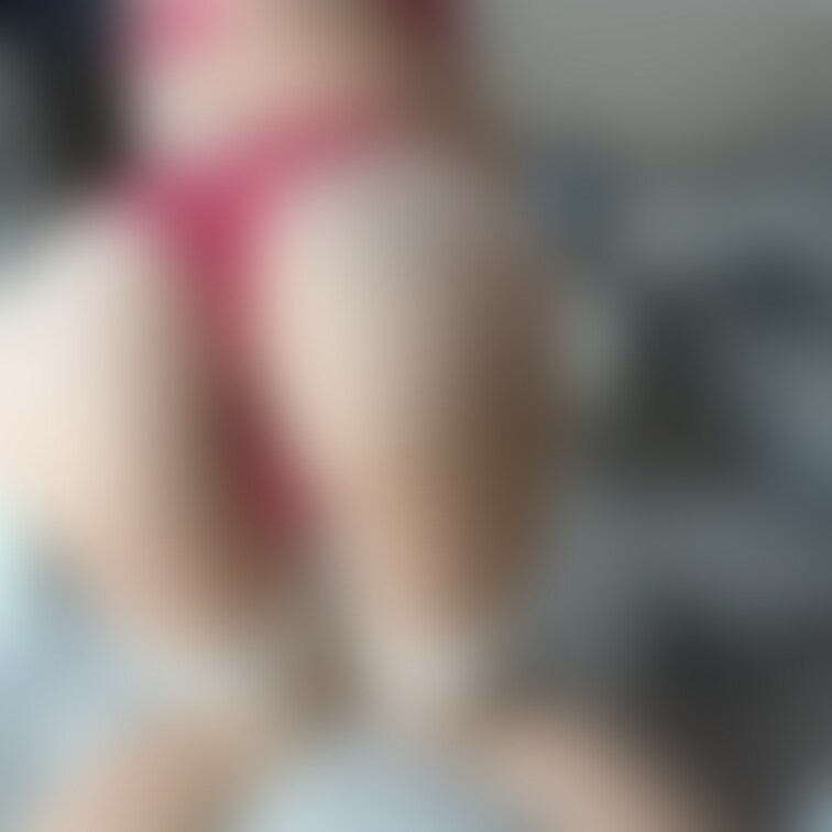 順番にサルートのTバックを脱いでいき...💓