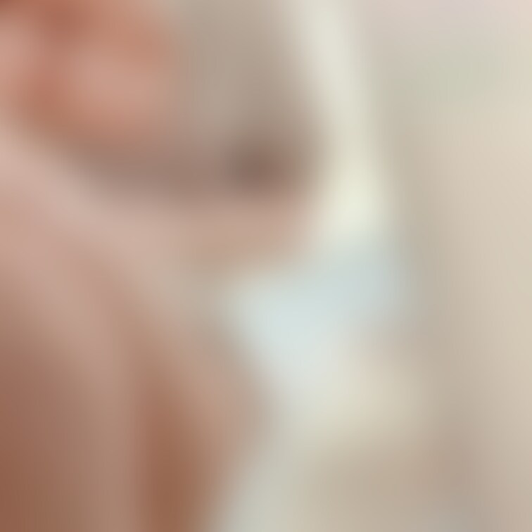 グラビアの撮影でもこんな際どいポーズしません💦もざなしみたいひとはコメントたくさんください！