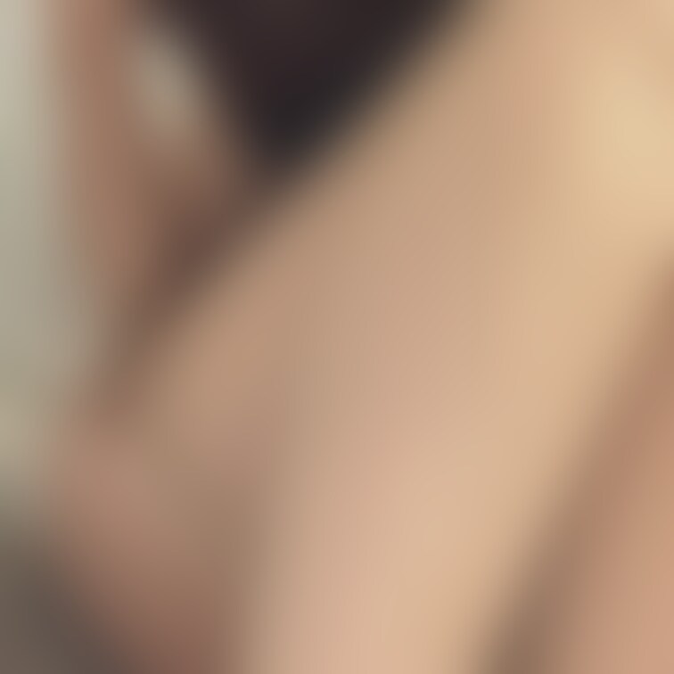 脱ぎ掛けのむちむちなやつ