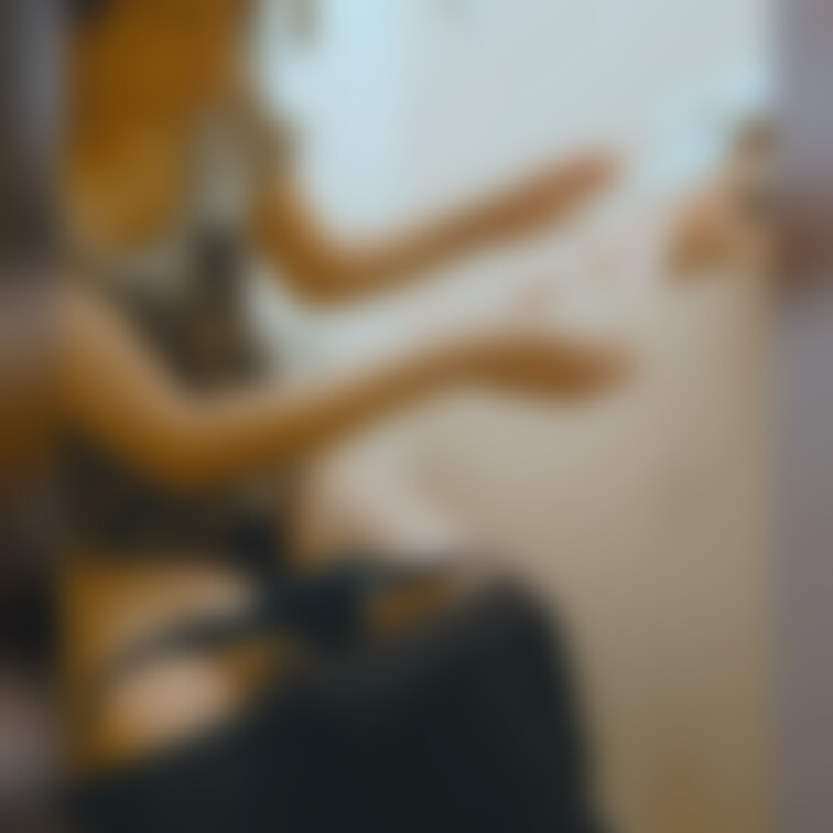 yuu_chanがおしっこするだけの動画。カメラに気付いていないのが動画の雰囲気でわかると思います。