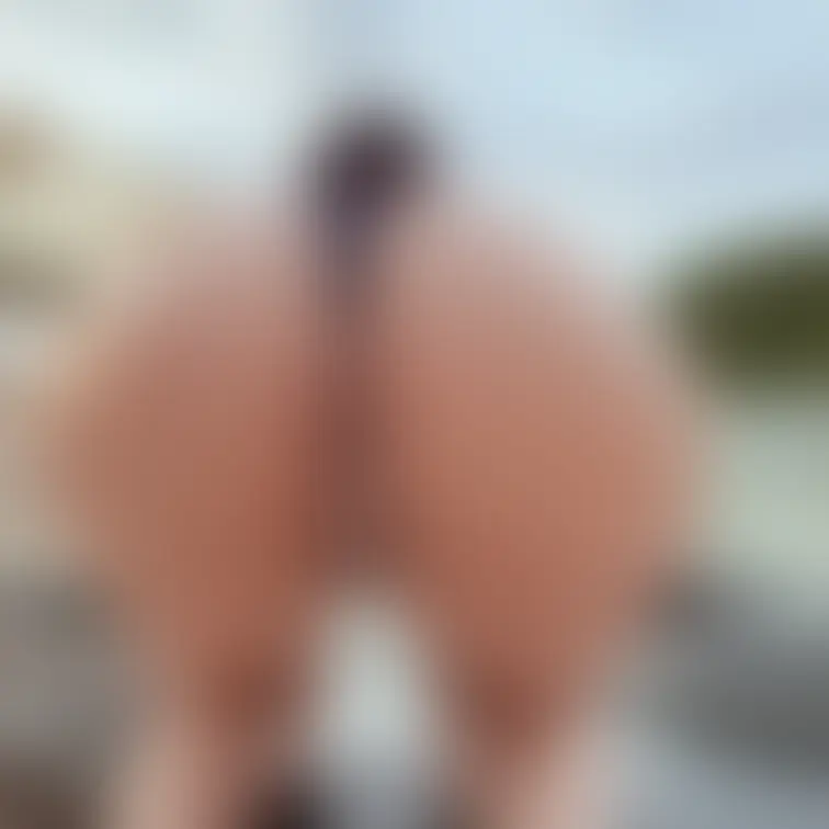 お外の開放感好き😍水着濡れてお◯ン子すけてます😘