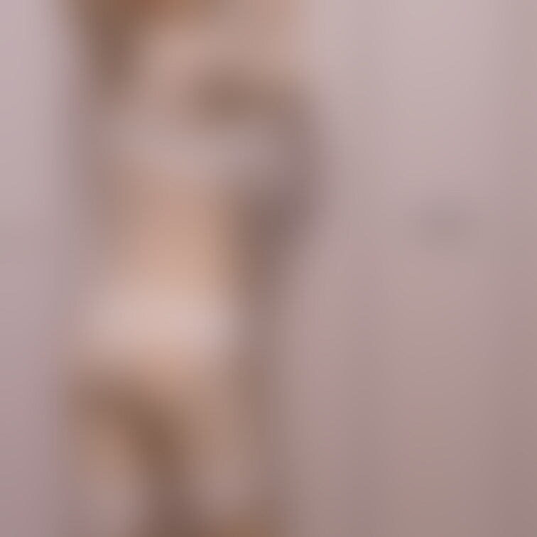 ランジェリーとエッチな画像です。