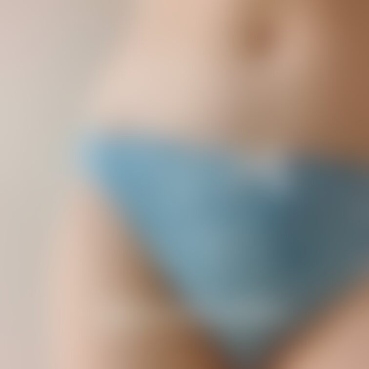 青系が好きで気づいたら寒色系の下着ばっか💙

リボンだったり透け透けだったりひらひらだったり…

前から後ろから