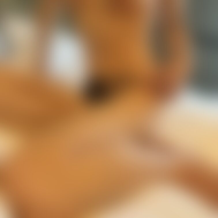 【おっぱい丸見え】
人妻ナミの喜ばせ方🥰

とりあえず褒めとけ🤣
女性は褒められるだけで嬉しいぞ😂
結婚すると