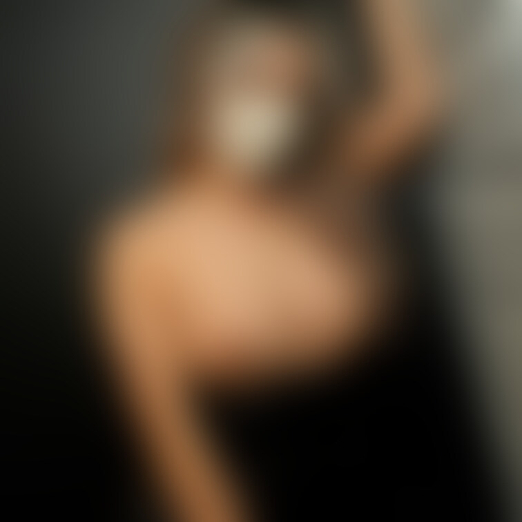 おはよん🖤
レザーってなんでこんなにエロいんだろ？😍

今日で11月もラスト✨
ほんとあっという間だね😳
来月