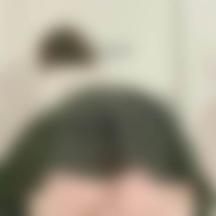 Xフォロワー3232(ミニミニ)人ありがとうございます💕
ミニミニだからミニスカートからのパンチラ😍
フォロワー