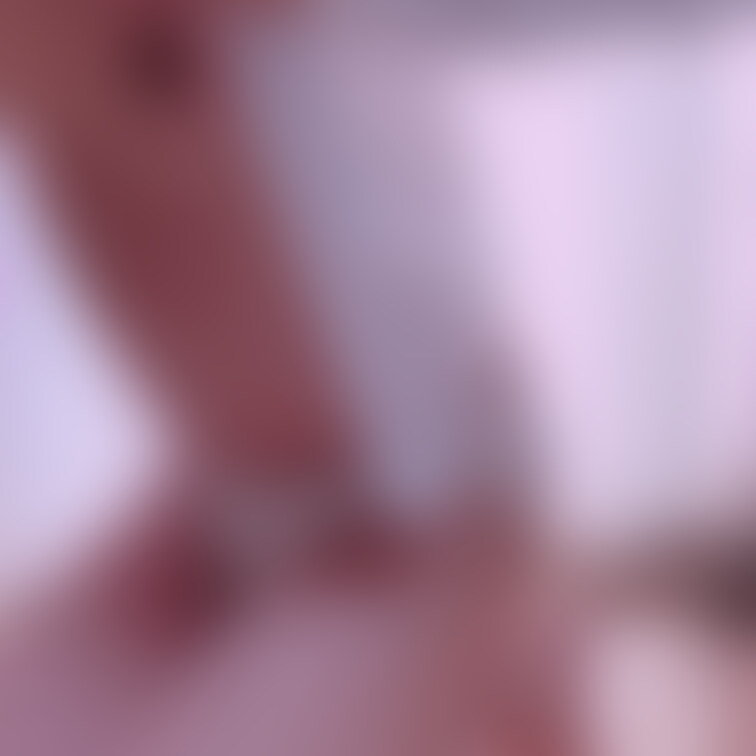 たくさんの人からおっぱい見たいってリクエストとらってたんだけどコンプレックスあるから載せたくなかったんですが…勇気出して