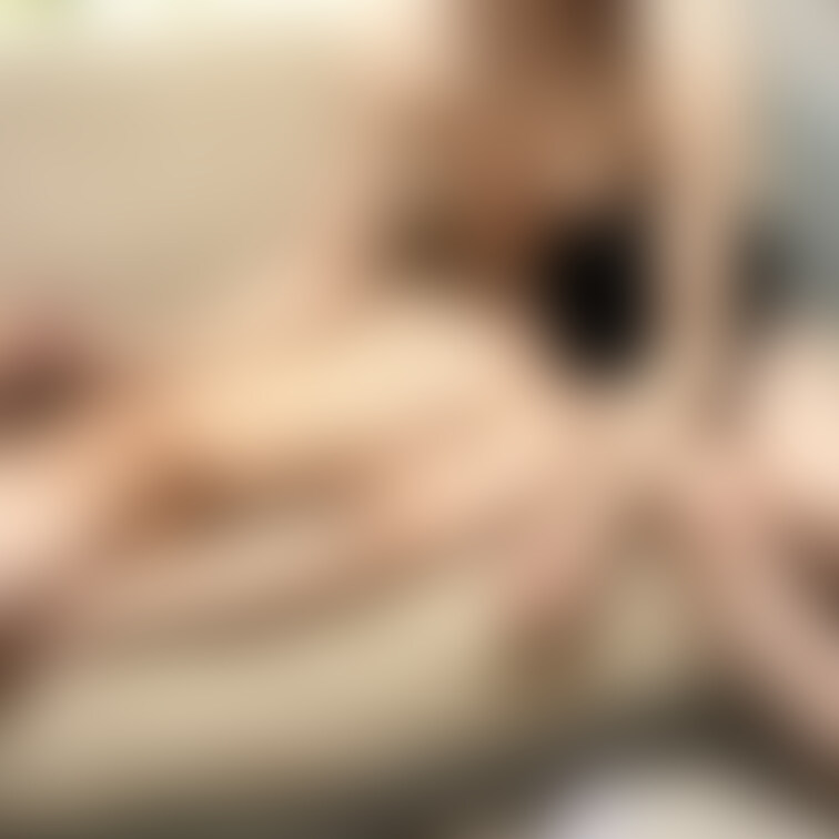 ぷにぷにおっぱいを顔に押付けながらフル勃起したおちんぽをシコシコ手コキで亀頭責めしてくれるスレンダー美女💕