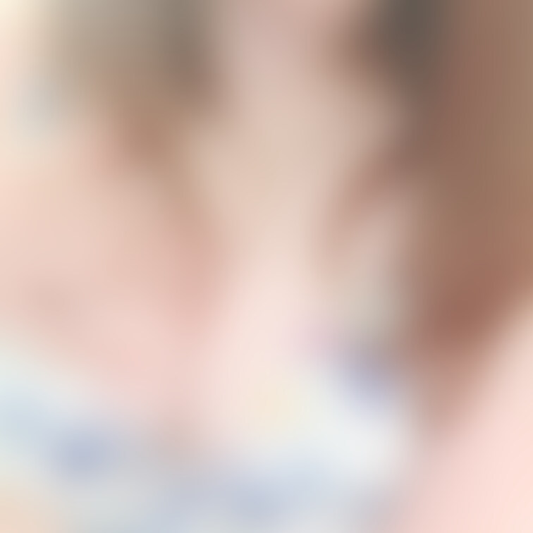 見て♡明るい色のブラは好き、、？