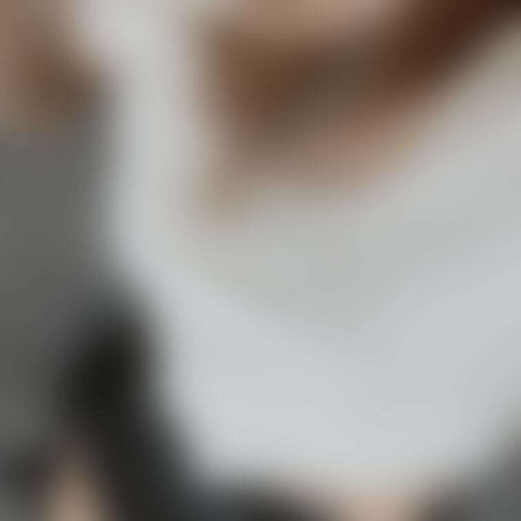唇にほくろがあっていつもリップで消してます🥺