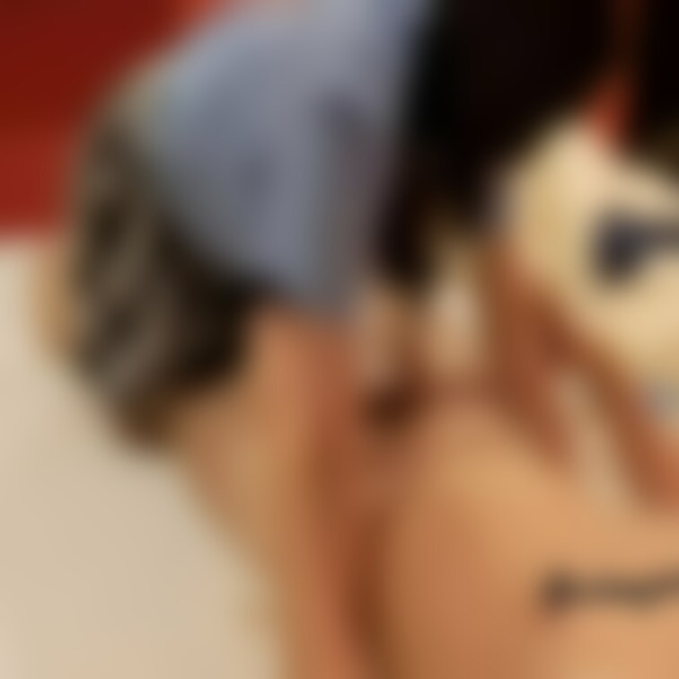 M女さんにフェラしてくれたあとは入れたくなったので、自分でおまんこにいれさせています

M女には自分で入れさせるのが