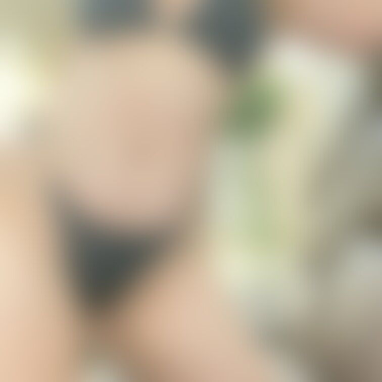 おっぱいもすごい！？黒ビキニ
