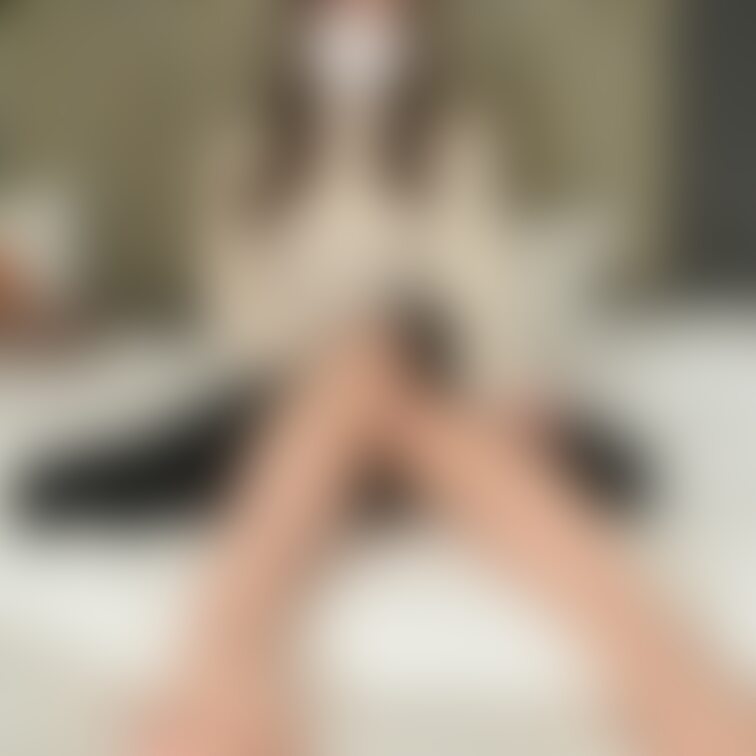 M字でチラッ💖

※この画像は無料プラン加入でご覧になれます🎵