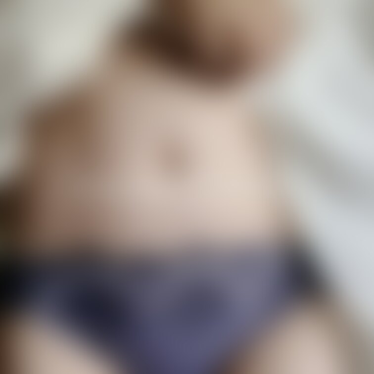 きょうは青い下着だよ