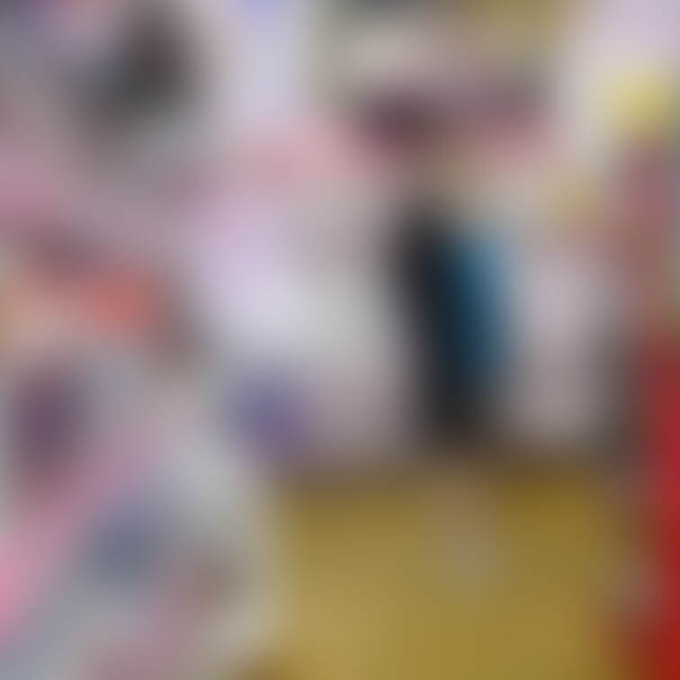 アダルトショップへデートに行って、アレもコレも良いなぁ〜😍って、本気で物色してる時に、なぜかずっと近くに居たので逆ナンし