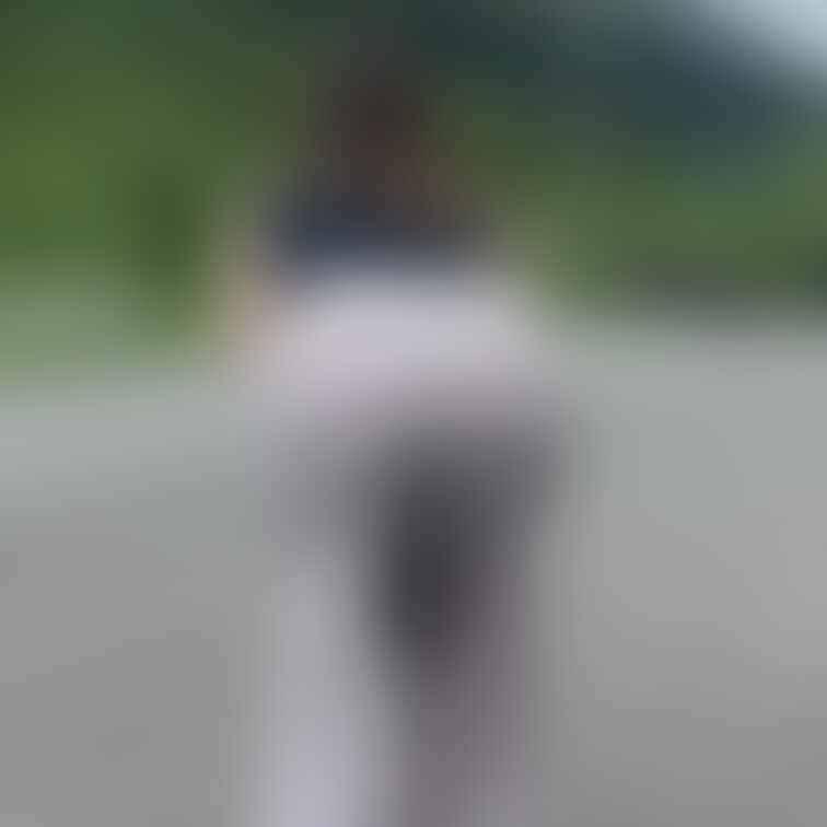 休みではありません。