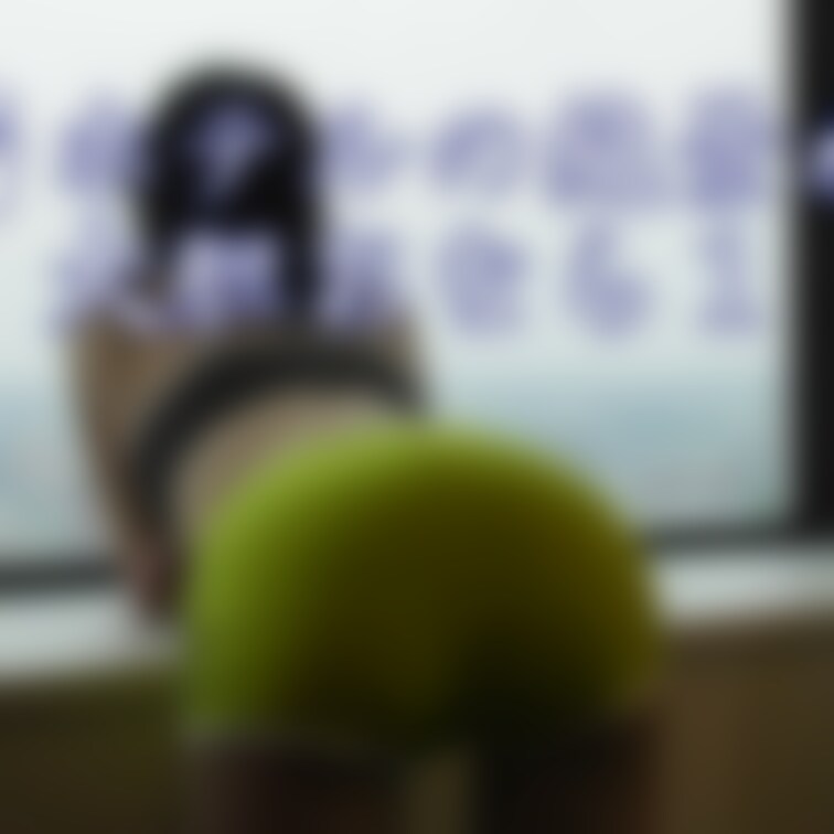 今回は高層ホテルの窓際で大胆なポージングでの
いろいろなおならをやってもらいました

体のラインが綺麗なのでとても