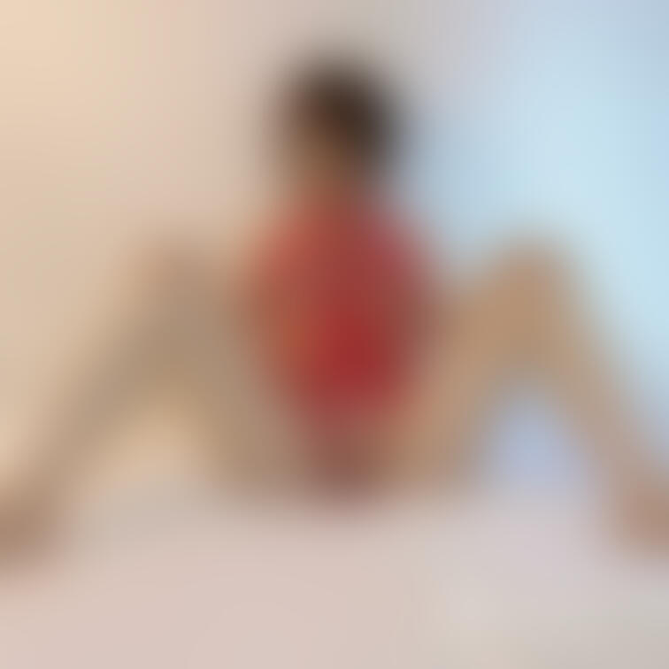 MikuのM字開脚🤭💕💕
足をオープンにするのって
とっても恥ずかしくって💦
でもね❣️撮られてると
だんだん慣