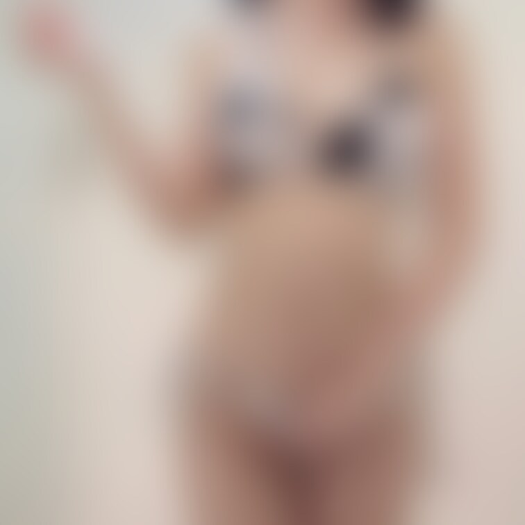 今度サークルのみんなで熱海に行くんですけど、
 牛柄ビキニはえっちすぎるかな....🐄👙
 
 ちょっと絞ったらあ