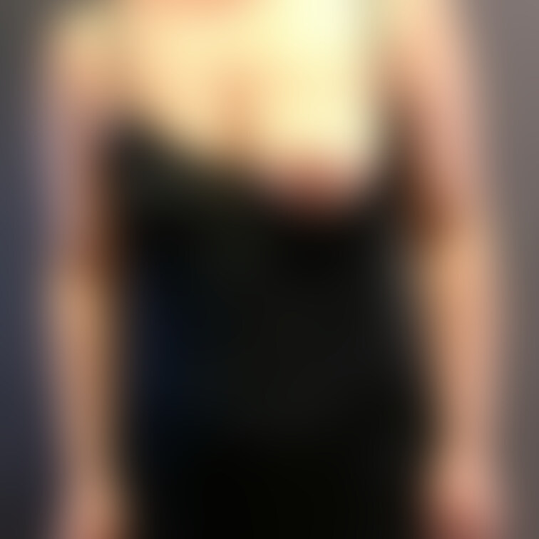 デカ乳の最高にエロい乳輪してます😅
両方みたい？
たーんとお食べ😍