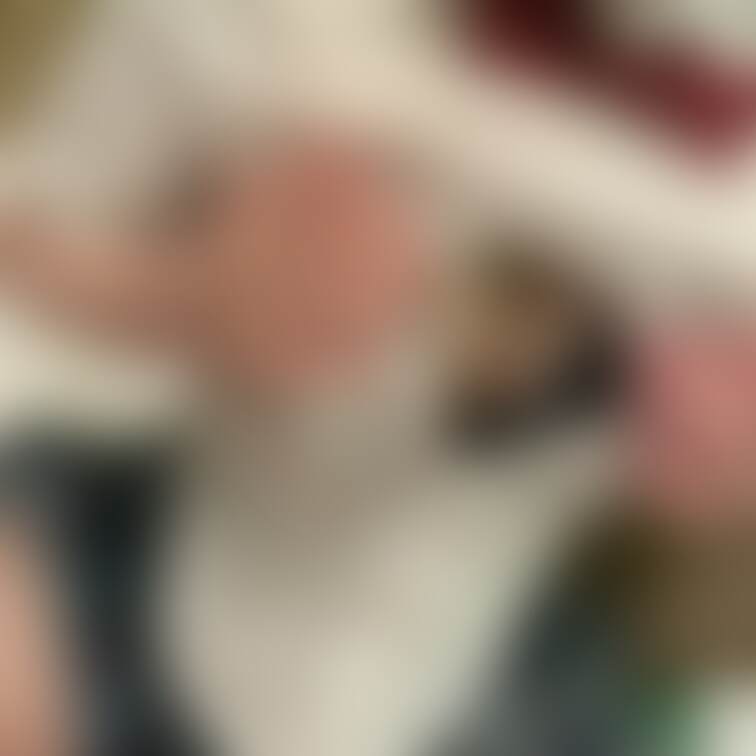 初めての投稿っ!!
制服のこすぷれしてみたよ🥹
動画もあるからみんなひなでえちえちしてね🐣