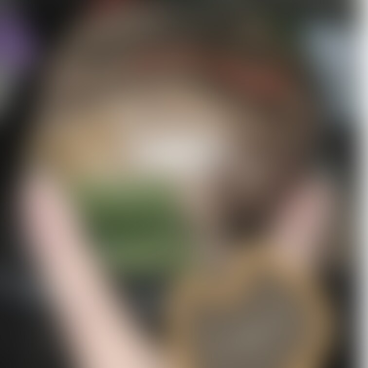 わず
(´・н・｀)