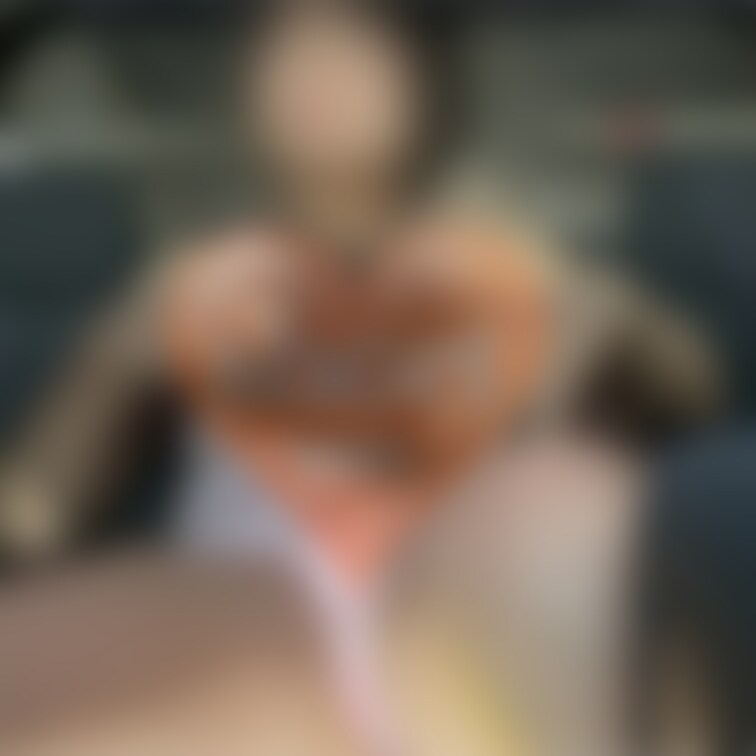❤️💜ついにバレ…？！車内でドキドキおにゃ(*/ω＼*)

いつだかの投稿で、平日の昼間にとても車が少ない駐車場を見