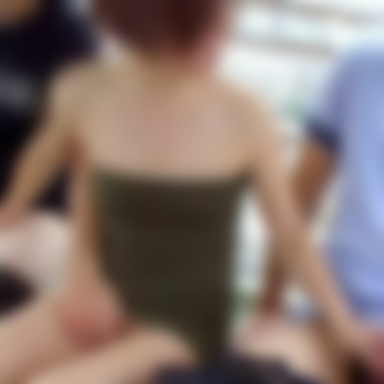 【璃子】○○○乱車で2本手コキ＆手マン♪
最後ガクガクしてます。
（約2分の手コキシーン）

11月オフミも期待