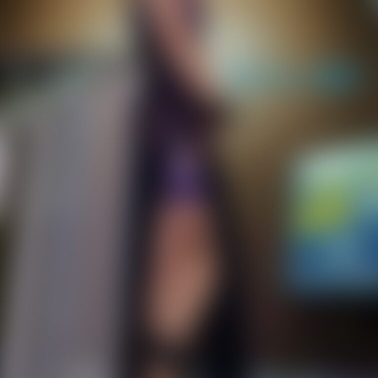 ビデオ試写室でこんな透け透けの人妻が居たらどうします？