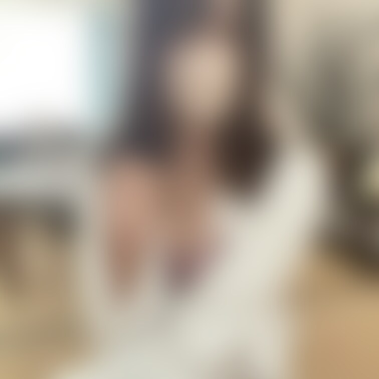 胸はあんまりSNSで載せてこなかったから
こうやって出すのは照れちゃうの☺️✨

どうかな？
感想また教えてね☺