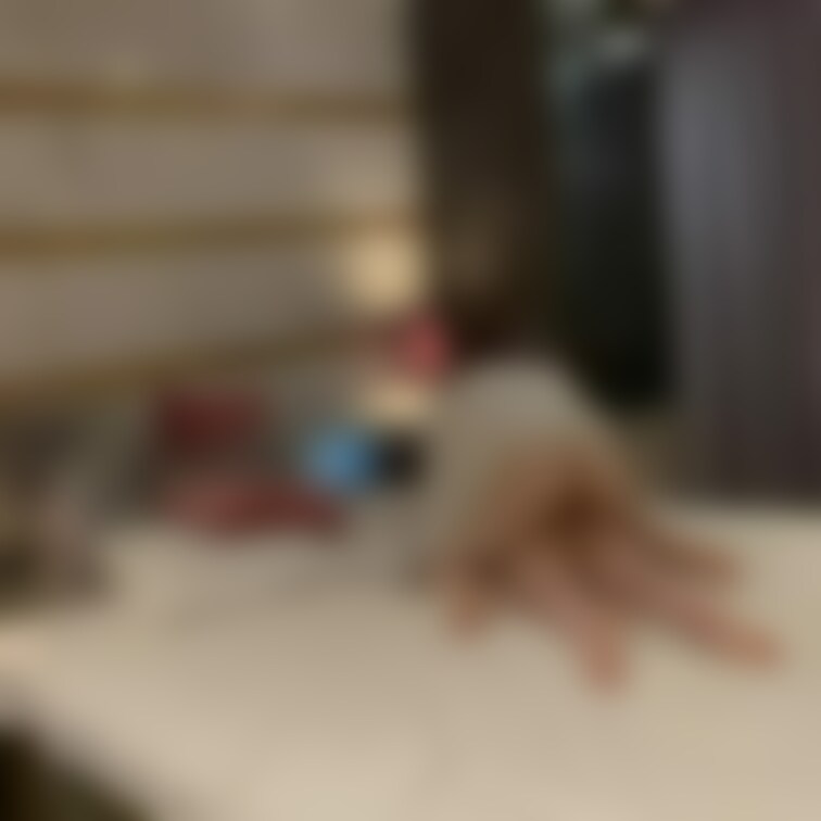 えむちゃんと同時にオナラしてM男に嗅がせたり、えむちゃんのオナラをちぇりが嗅いだりした！






えむ