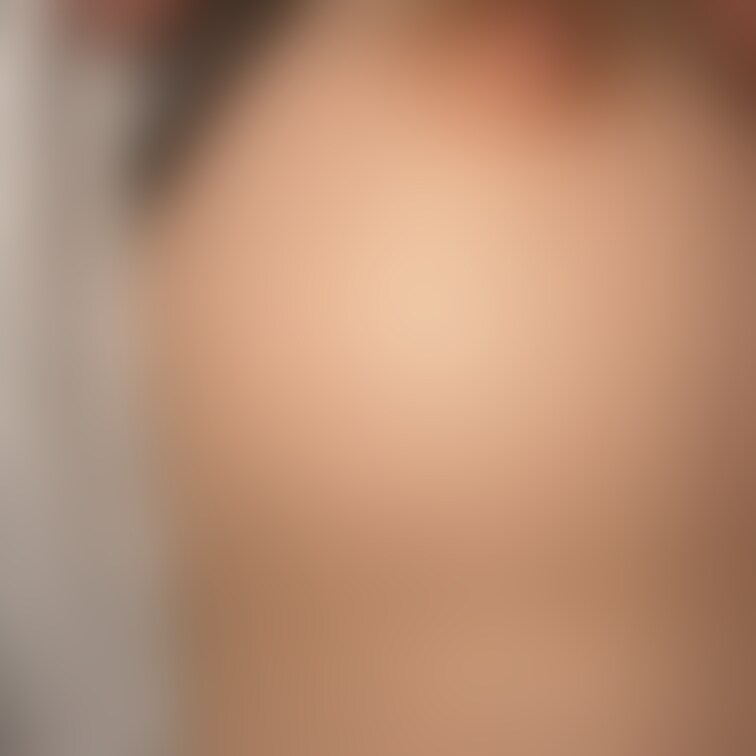 撮られただけで乳首立ってます
乳首ちっちゃいけど敏感
誰か触って