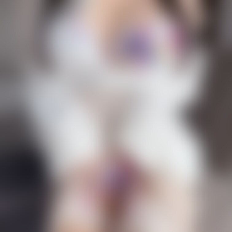 同僚と出張先で...♡
ホテルが1室しか取れなくて、気になっていた巨乳の同僚と出張先でお泊まりになっちゃった🏨