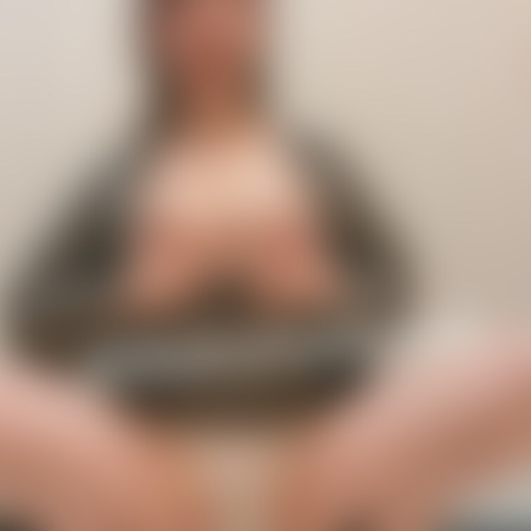 乳首引っ張ってアヘ顔