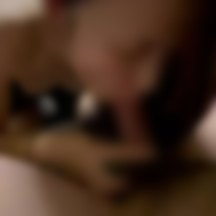 UPバージョン。愛情たっぷりエロさ一杯のフェラ。舌先でペンペンしてくれてます♥