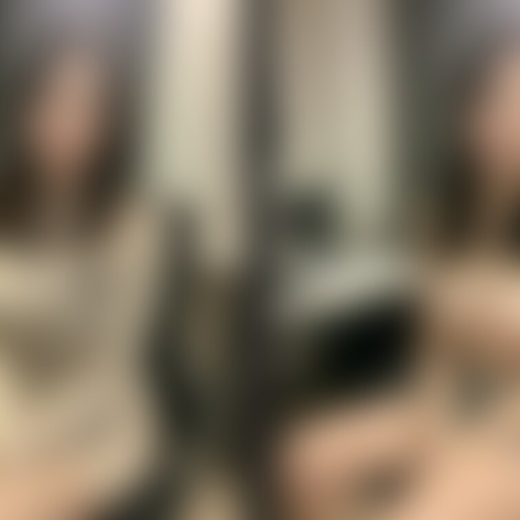 着衣と脱衣を並べた画像です。画像№88
