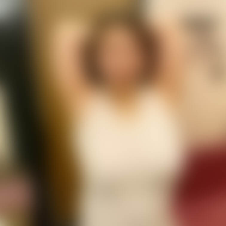 複数の男性と会うときに必ずワキフェチのがいます。

ワキをじっくり見たいとか、ワキを舐めたいとかです。

ちゃん