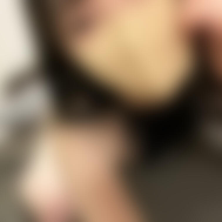 ファンの方からいただいた服がとてもえっちです🤤❤️