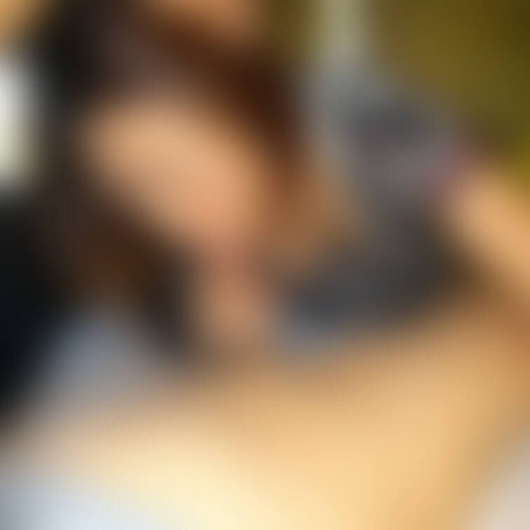 いつかの真っ昼間に、スーパーの駐車場でカーセした時の画像だよっ😜【過去】
彼のオチ◯ポが大きくて、なかなか奥まで咥