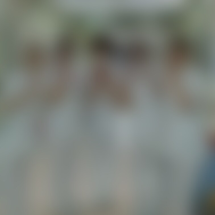 シングルマザーちひろのナース新人時代の写真を公開。
○○○もいない時なので、かなり雰囲気違いますね。
皆さんは、今と