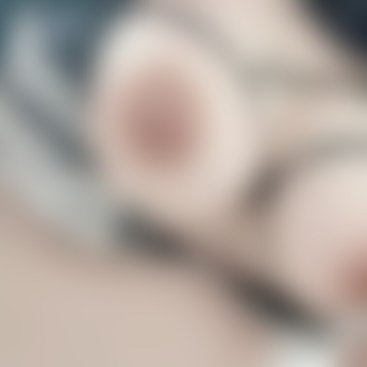 バッテンにくい込むおっぱい