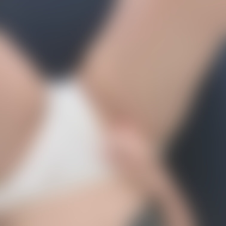 こうやってぱんつをグイっ....
はい♡ってるよ

見られてる....妄想が激しくなる(;´Д｀)