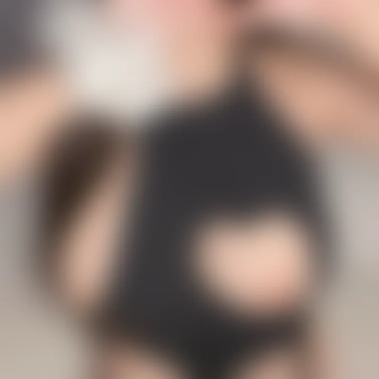 大きなハートの穴が空いてる♡

その間からぷっくりの、、、、🍼


ハートが何個あるか数えてみてね!!♡
