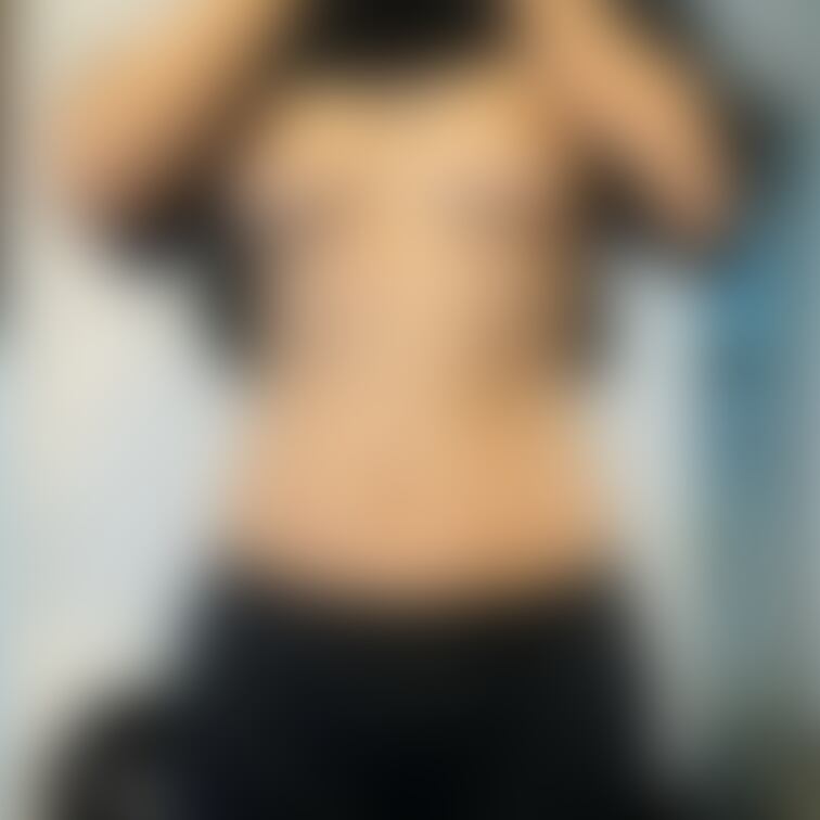 1月5日から毎朝、こんな写真を撮ってます。
毎日の筋トレでお腹周りがどう変化するか楽しみです。